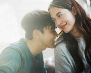 Pasanganmu Suka Melakukan 8 Hal Ini Di Sosmed? Bukti Dia Tak Bahagia